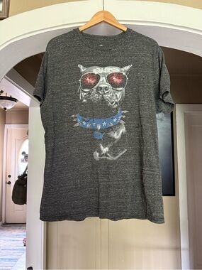 Men's Short Sleeve Graphic Tee with Dog Illustration in Gray